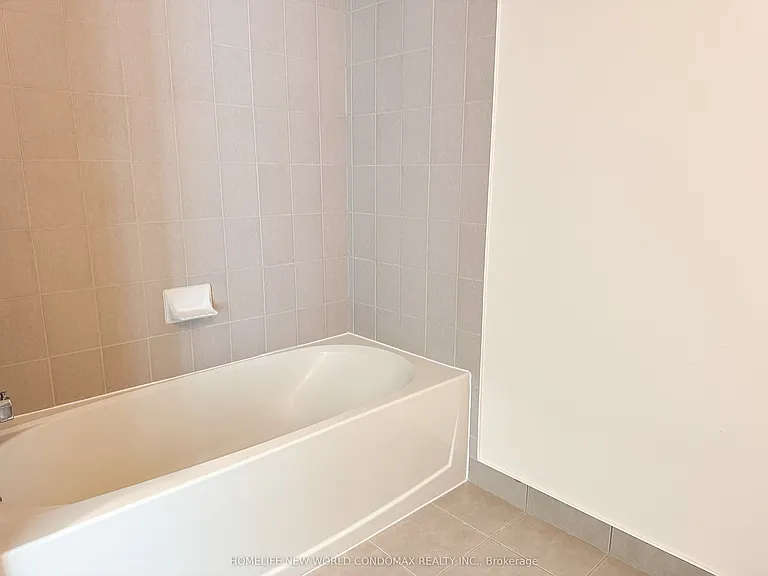 4955 Yonge St #806 — Photo 9