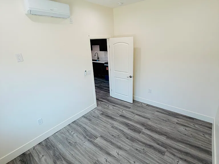 3120 W 113th St #5 — Photo 2