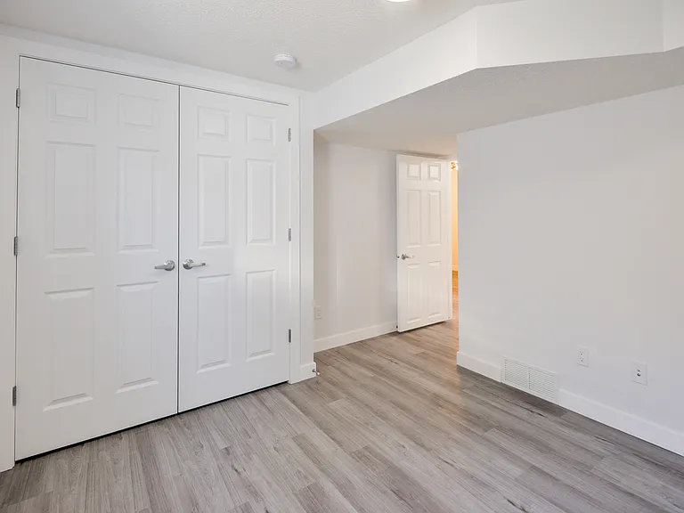 4 Trafford Pl NW #R — Photo 16