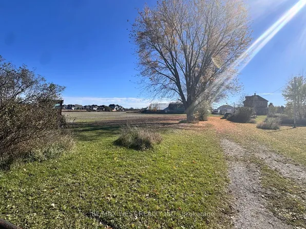 211 Queen St W, Springwater, ON L0L 1P0