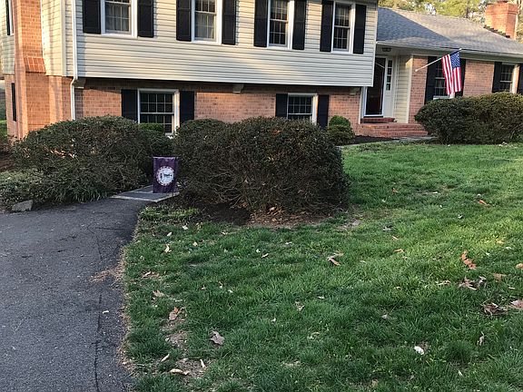 3rd image of 13058 Fairway Ln