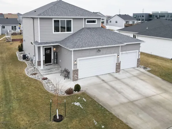 5568 37th Ave S, Fargo, ND 58104