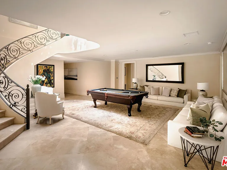 1350 Benedict Canyon Dr — Photo 12