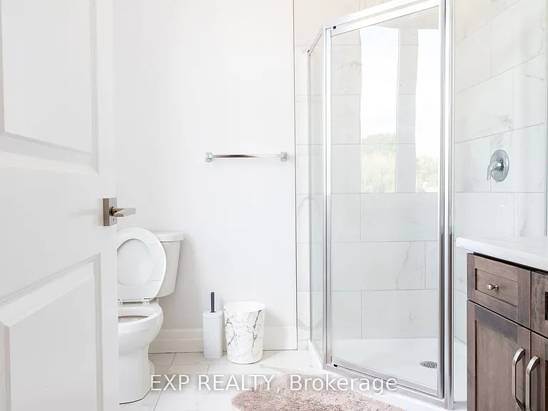 861 Edinburgh Dr — Photo 8