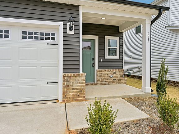 4th image of 608 Red River Dr