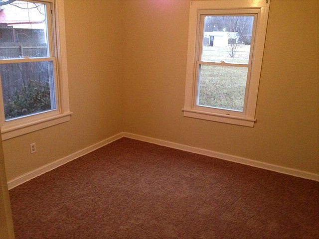 2nd image of 601 Wrights Landing Rd