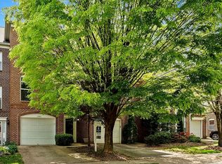 12062 Edgemere Cir, Reston, VA 20190