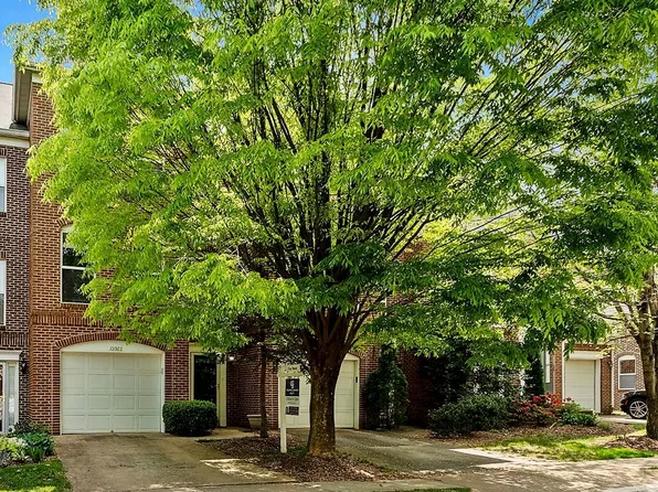 12062 Edgemere Cir, Reston, VA 20190