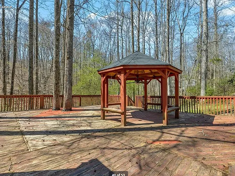 127 Mountainside Dr E — Photo 13