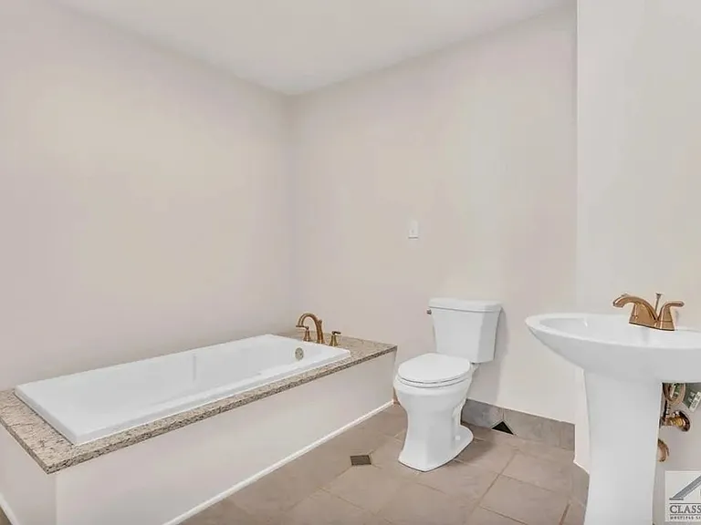 155 Dwight Rd — Photo 28