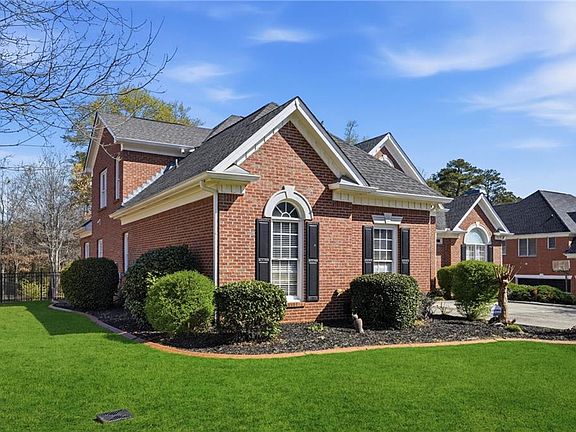 3rd image of 1944 Ewing Estates Dr