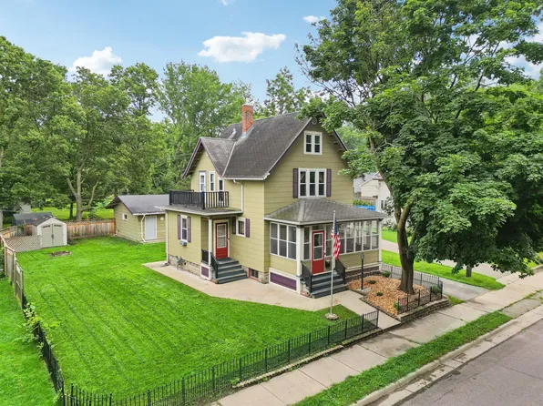 15 7th Ave SW, Faribault, MN 55021