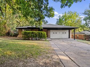 809 Burleson St, Grand Prairie, TX 75050