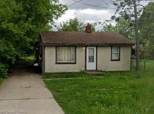 1152 Decamp St, Burton, MI 48529