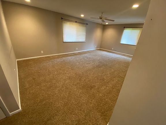2nd image of 32 Whisper Wood Cir