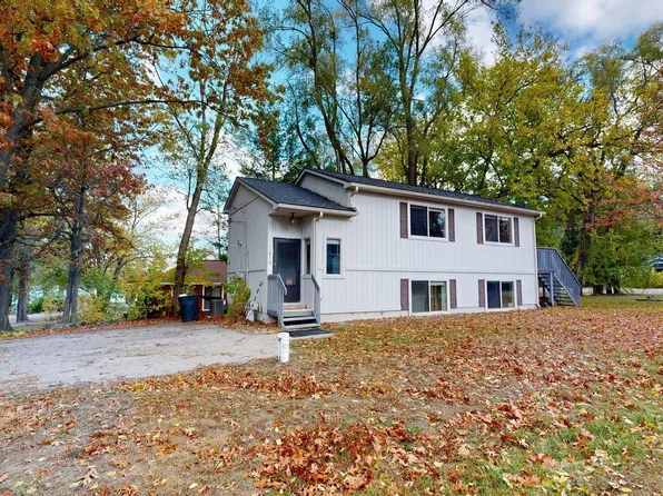 1846 Ladd Rd, Wolverine Lake, MI 48390