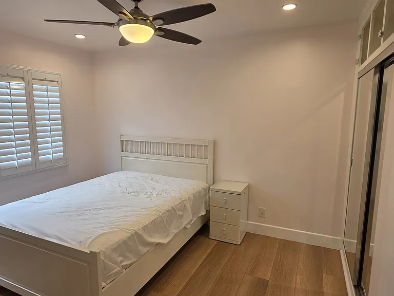 7755 Amestoy Ave — Photo 19