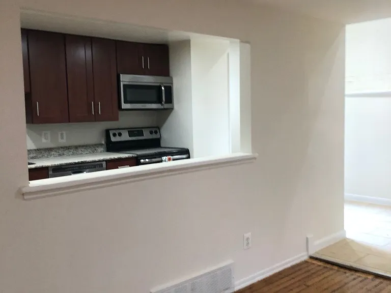 1012 Clinton St #1F — Photo 10