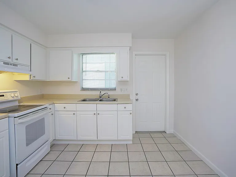 1193 S Alhambra Cir #1 — Photo 14