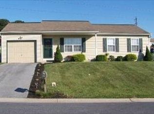 5 Fawnwood Dr, Lebanon, PA 17046