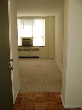 2nd image of 518 E Town St APT 614