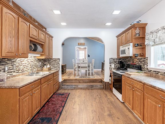 4th image of 16 Richardson Road