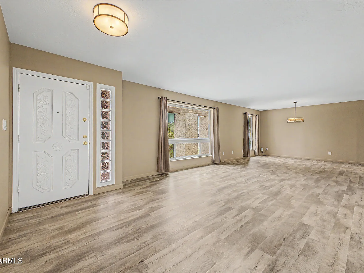 4 bed, 2.5 bath, 2669 sqft, $5,995 — Photo 3
