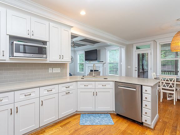 3rd image of 505 Northwood Dr