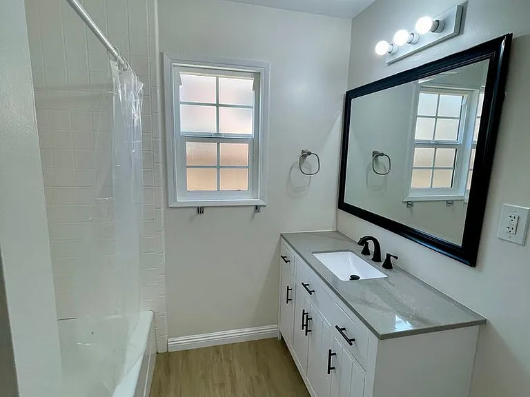 123 Hastings Ave — Photo 18