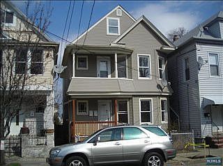 2nd image of 40 Lincoln Pl