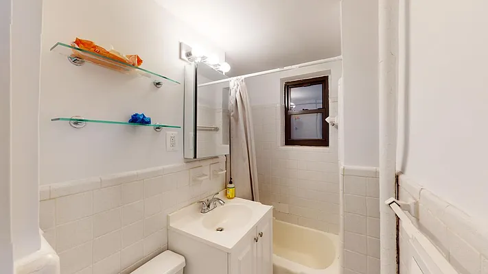 Rented by Bond New York | media 6