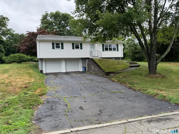 19 Covington Drive, Milford, CT 06461