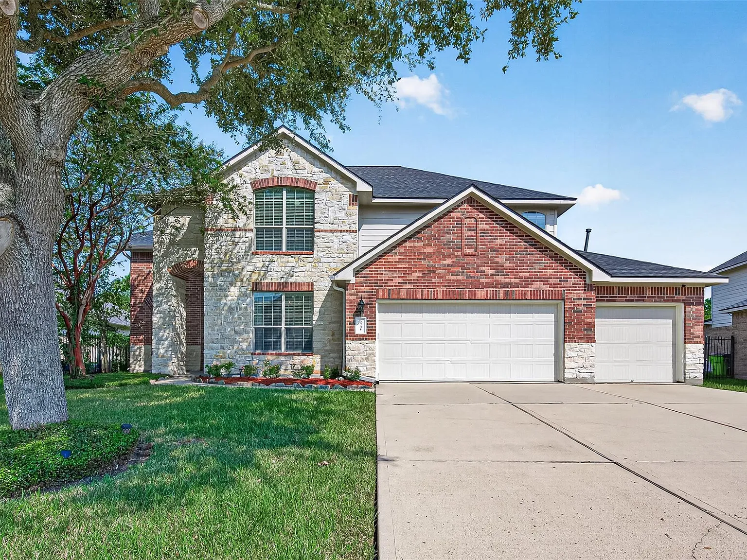 4 bed, 2.5 bath, 3012 sqft, $2,800 — Photo 2