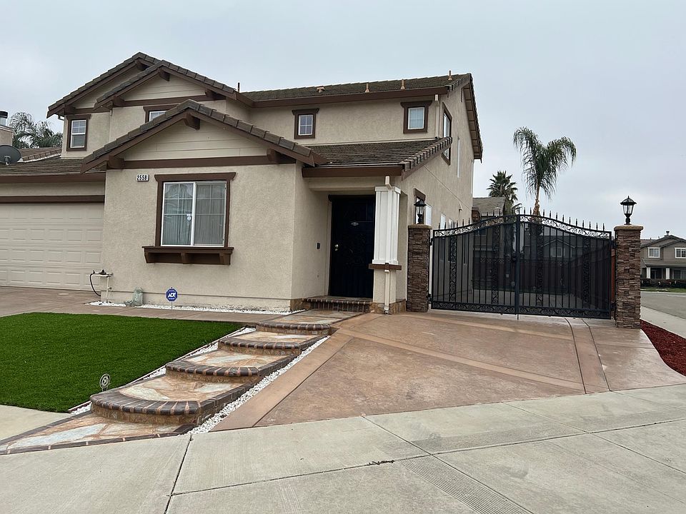 2558 Gaines