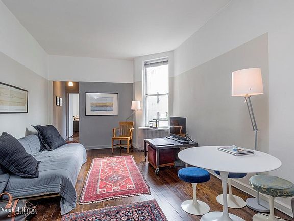 2nd image of 415 W 46th St APT 4B
