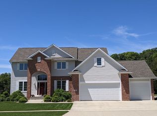 1109 Riviera Pl, Waverly, IA 50677