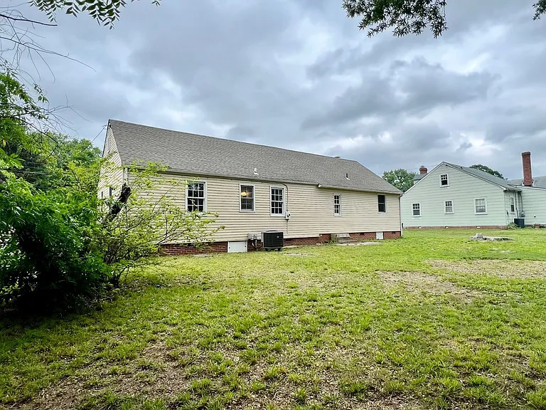 2517 Williams St — Photo 34