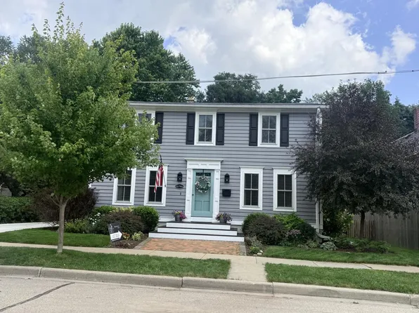 W62N662 Riveredge DRIVE, Cedarburg, WI 53012