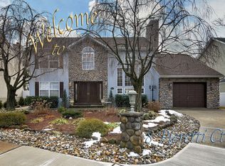 8 Pieretti Ct, Bloomfield, NJ 07003