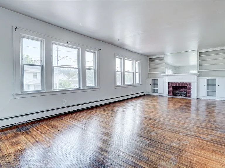 2247 Clifford Ave #UP — Photo 2