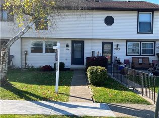 205 Old Ridge Rd, Coraopolis, PA 15108