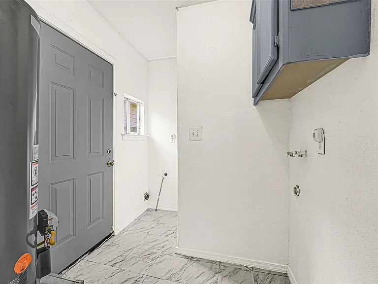 14336 Victoria St — Photo 12