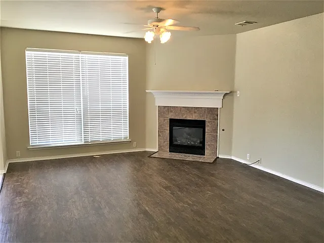4 bed, 2.5 bath, 2786 sqft, $2,750 — Photo 4