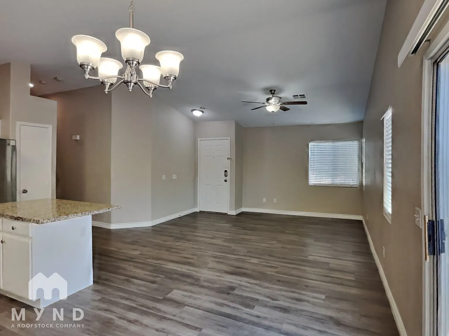 3 bed, 2.0 bath, 1144 sqft, $1,815 — Photo 3