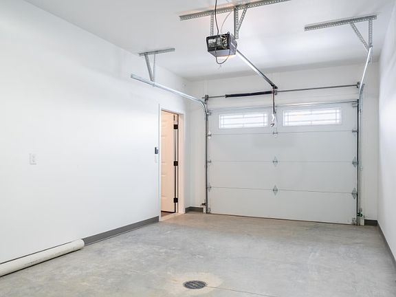 3rd image of 608 Pine St #104