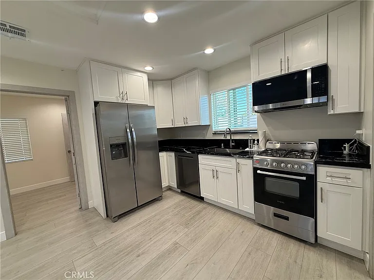 11022 Louise Ave — Photo 11