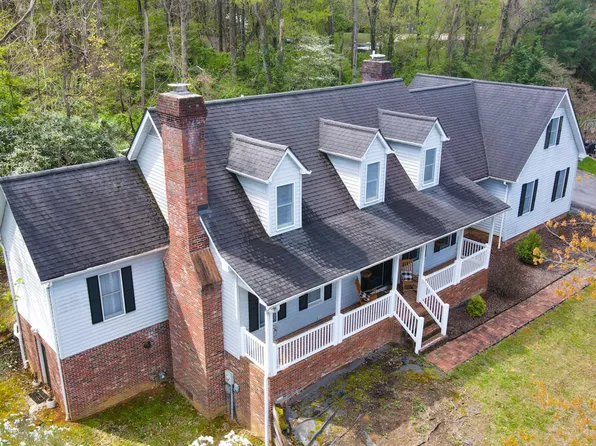 1502 Kings Row, Johnson City, TN 37604