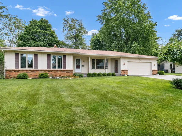 3724 Basswood Dr SW, Grandville, MI 49418