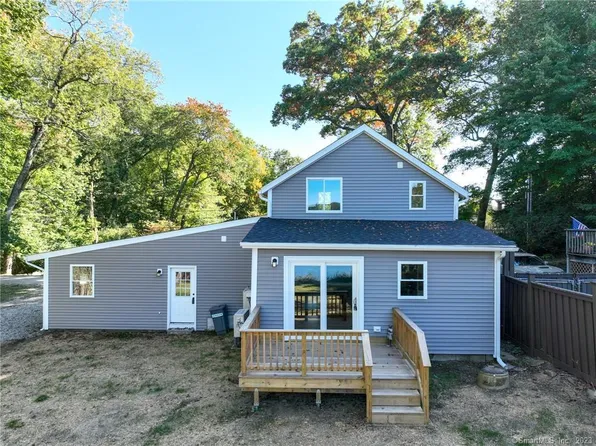 121 Kitemaug Road, Montville, CT 06382