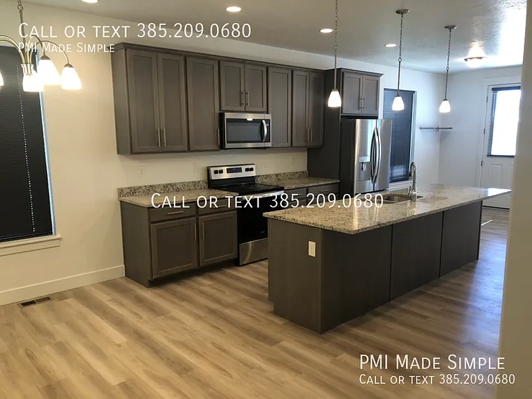 1634 N Westview Ln — Photo 3